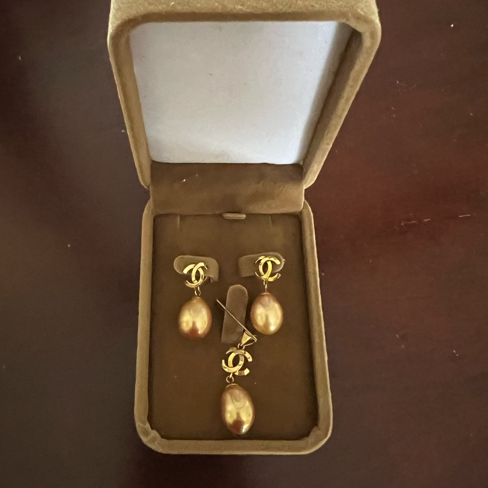South sea pearl with 14k real gold